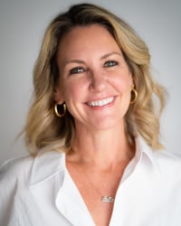 Julie Johnston Headshot.