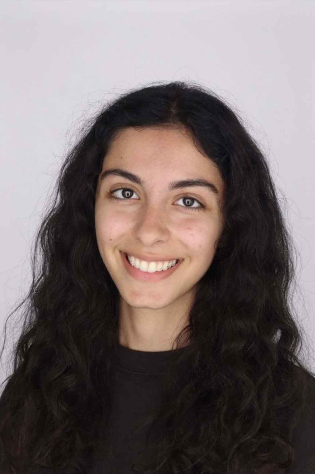 Sayedeh Ariana Headshot.