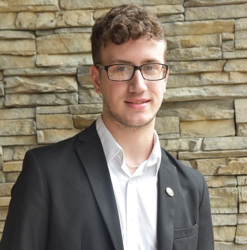 Tyler Muessig Headshot.